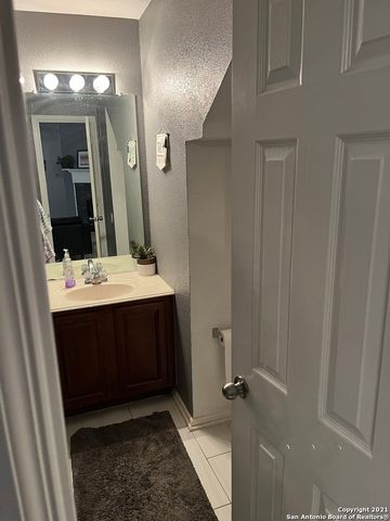 15710 Robin View, San Antonio, TX 78255