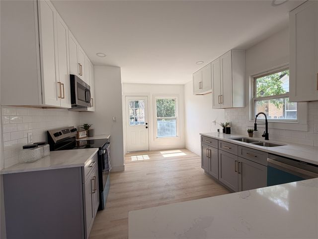 3020 Yucca Avenue, Fort Worth, TX 76111