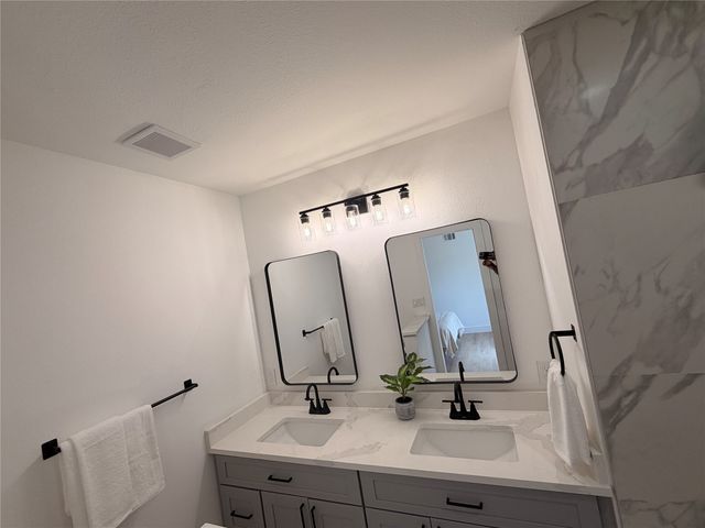 3020 Yucca Avenue, Fort Worth, TX 76111