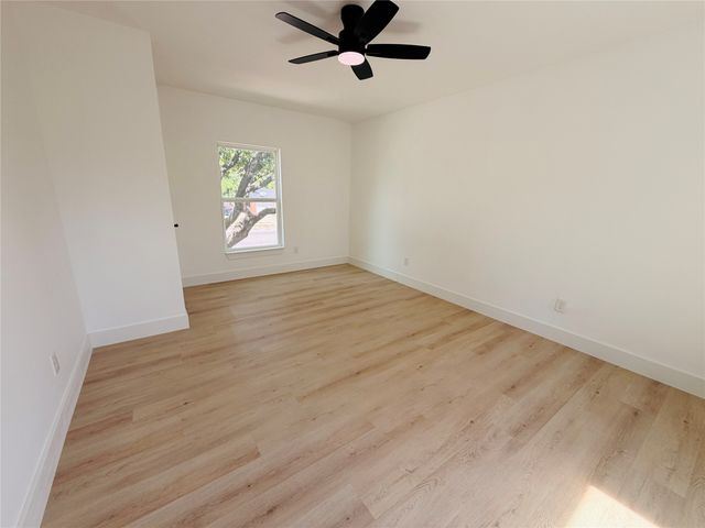 3020 Yucca Avenue, Fort Worth, TX 76111