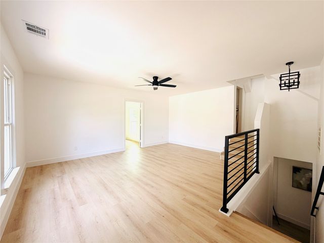 3020 Yucca Avenue, Fort Worth, TX 76111