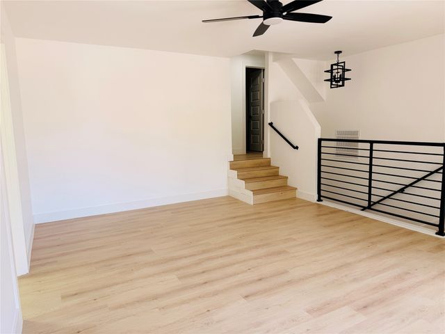 3020 Yucca Avenue, Fort Worth, TX 76111