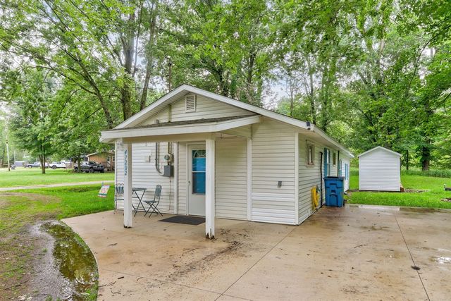 47202 N Sunset Circle, Bloomingdale, MI 49026