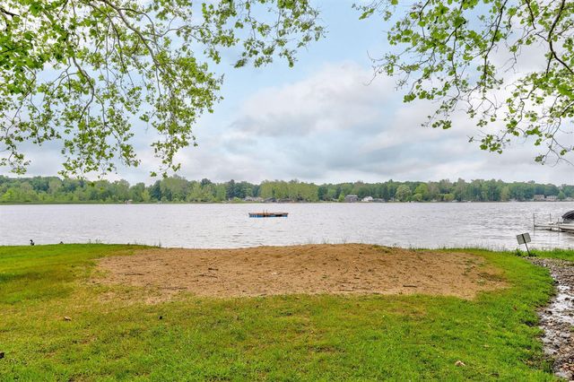 47202 N Sunset Circle, Bloomingdale, MI 49026