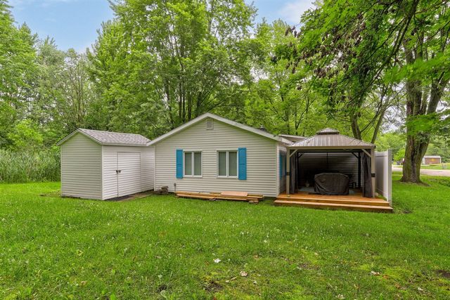 47202 N Sunset Circle, Bloomingdale, MI 49026