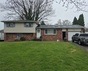 5 Glen Oaks Drive, Gates, NY 14624