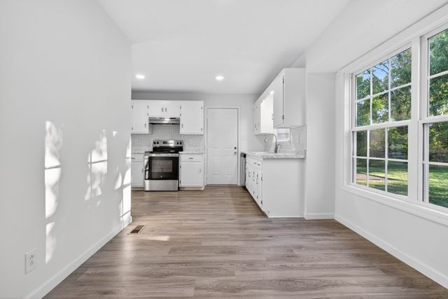 1006 Peachers Mill Rd, Clarksville, TN 37042