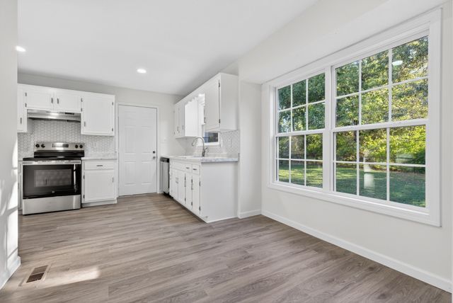 1006 Peachers Mill Rd, Clarksville, TN 37042