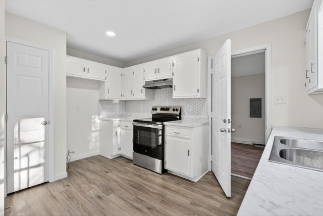 1006 Peachers Mill Rd, Clarksville, TN 37042