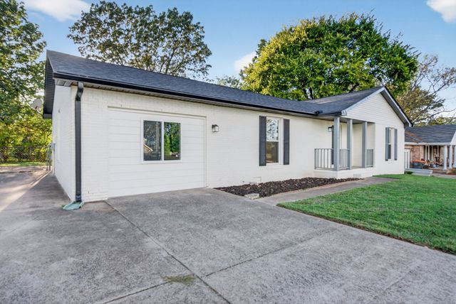 1006 Peachers Mill Rd, Clarksville, TN 37042