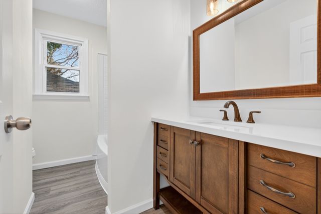 1006 Peachers Mill Rd, Clarksville, TN 37042