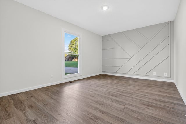 1006 Peachers Mill Rd, Clarksville, TN 37042