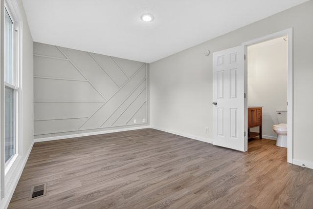 1006 Peachers Mill Rd, Clarksville, TN 37042