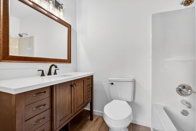 1006 Peachers Mill Rd, Clarksville, TN 37042