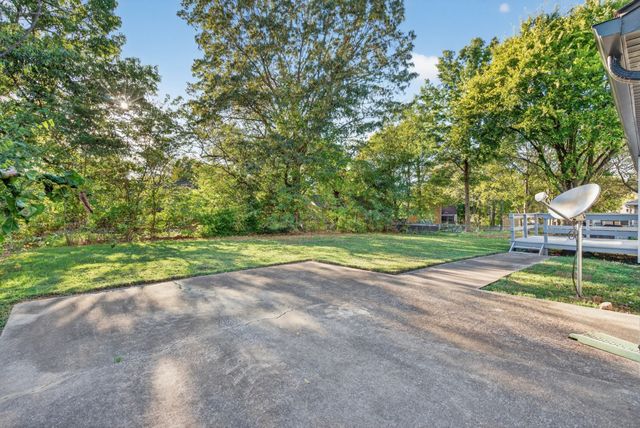 1006 Peachers Mill Rd, Clarksville, TN 37042