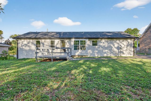 1006 Peachers Mill Rd, Clarksville, TN 37042