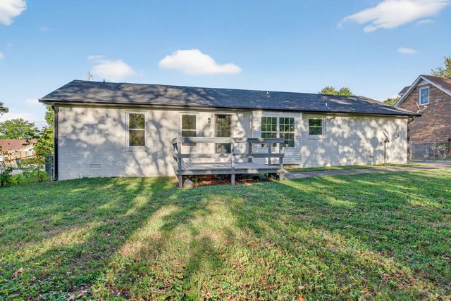 1006 Peachers Mill Rd, Clarksville, TN 37042