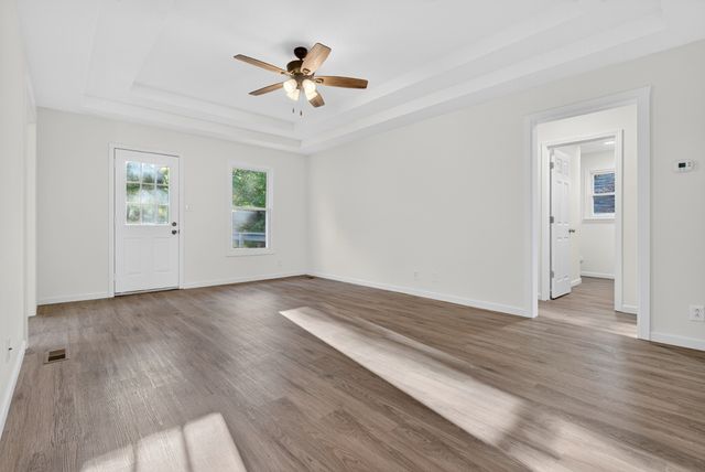 1006 Peachers Mill Rd, Clarksville, TN 37042