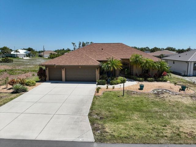 19 MEDALIST WAY, Rotonda West, FL 33947