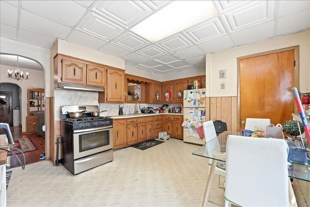 24 EAST 33RD ST, Bayonne, NJ 07002