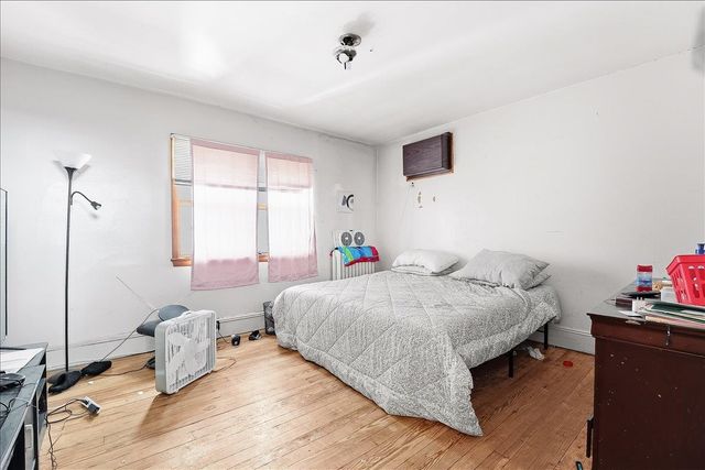 24 EAST 33RD ST, Bayonne, NJ 07002