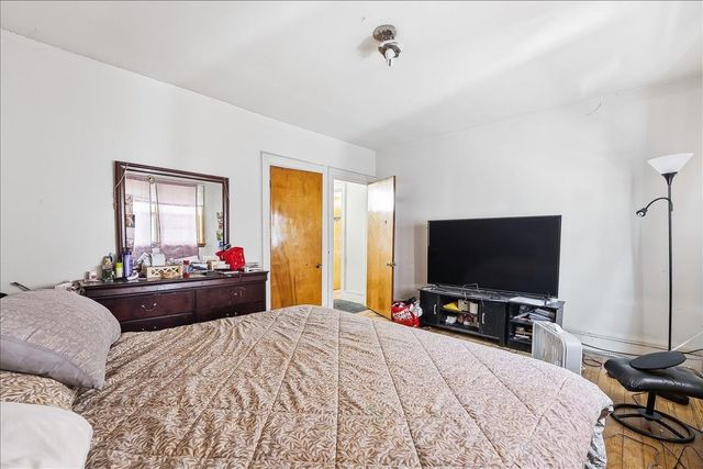 24 EAST 33RD ST, Bayonne, NJ 07002