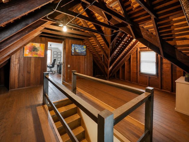24 EAST 33RD ST, Bayonne, NJ 07002