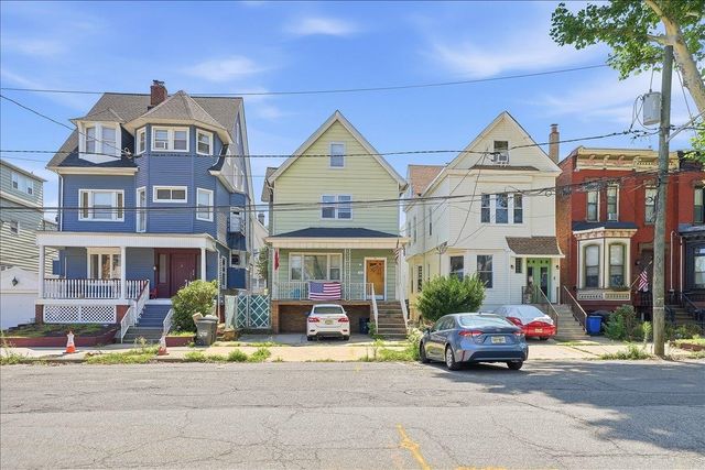 24 EAST 33RD ST, Bayonne, NJ 07002