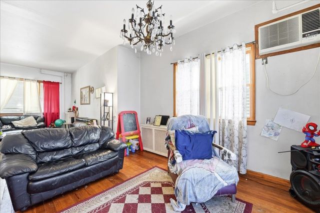24 EAST 33RD ST, Bayonne, NJ 07002