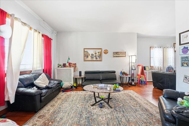 24 EAST 33RD ST, Bayonne, NJ 07002