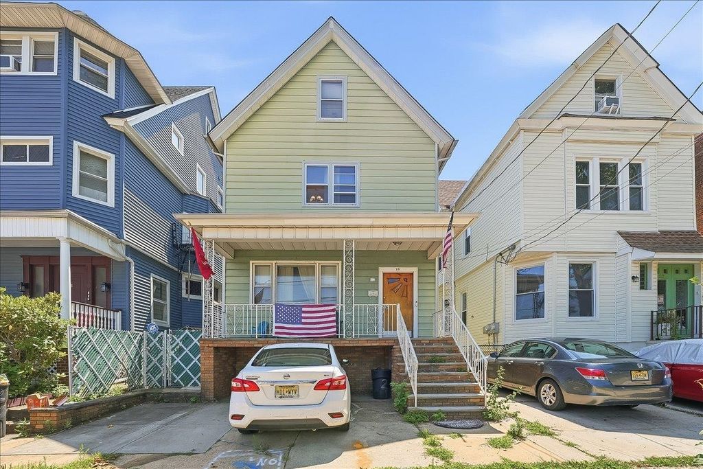 24 EAST 33RD ST, Bayonne, NJ 07002
