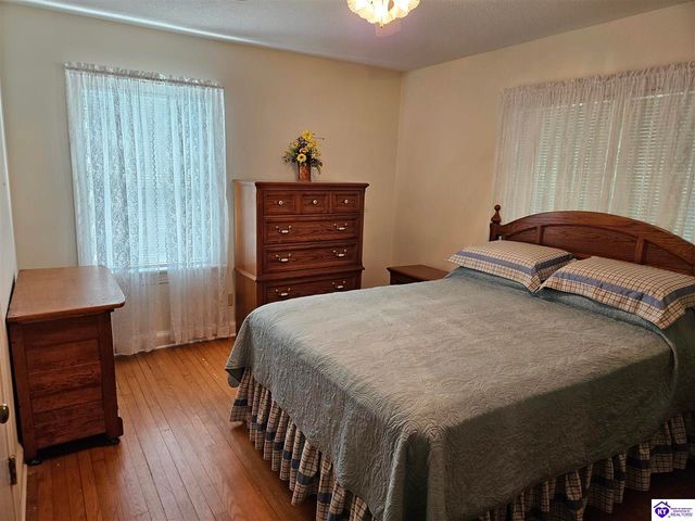 754 E Main Street, Cecilia, KY 42724
