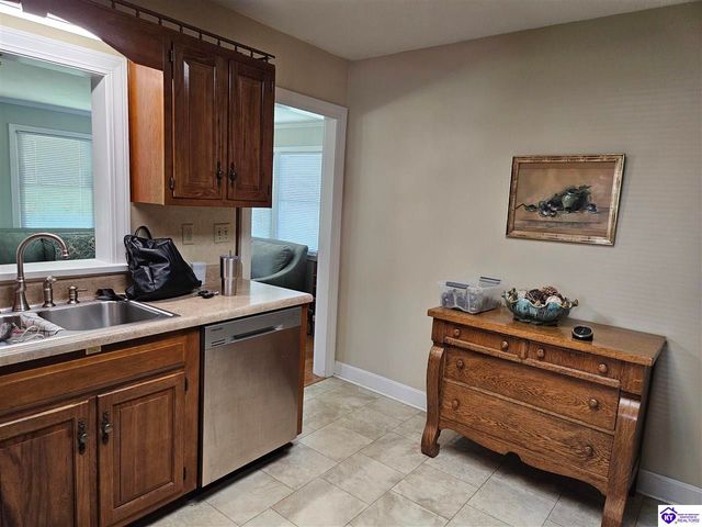754 E Main Street, Cecilia, KY 42724
