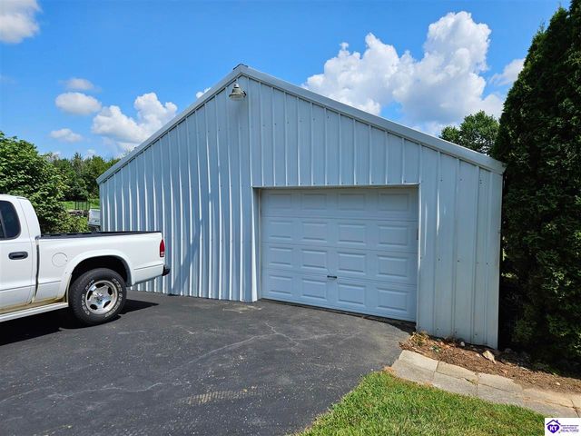 754 E Main Street, Cecilia, KY 42724