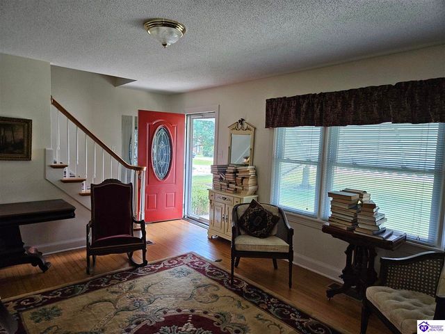 754 E Main Street, Cecilia, KY 42724