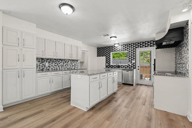 1513 Cecil Ct, Carrollton, TX 75006