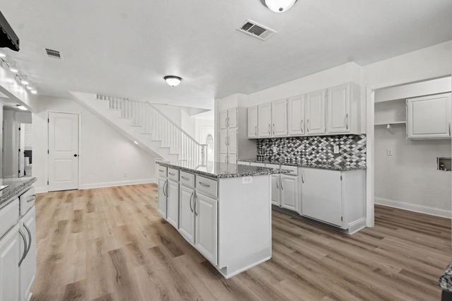 1513 Cecil Ct, Carrollton, TX 75006