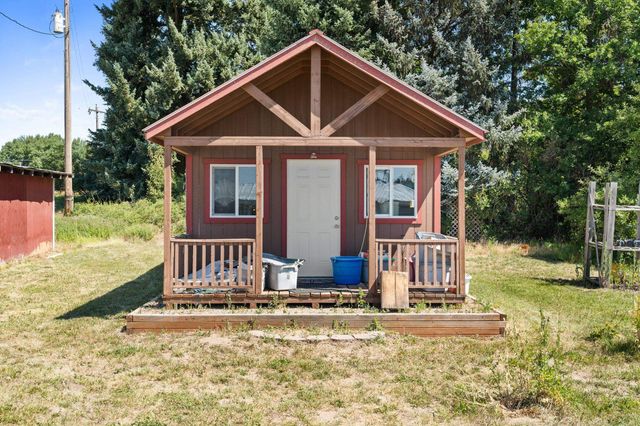 4616 S Highway 395, Clayton, WA 99110