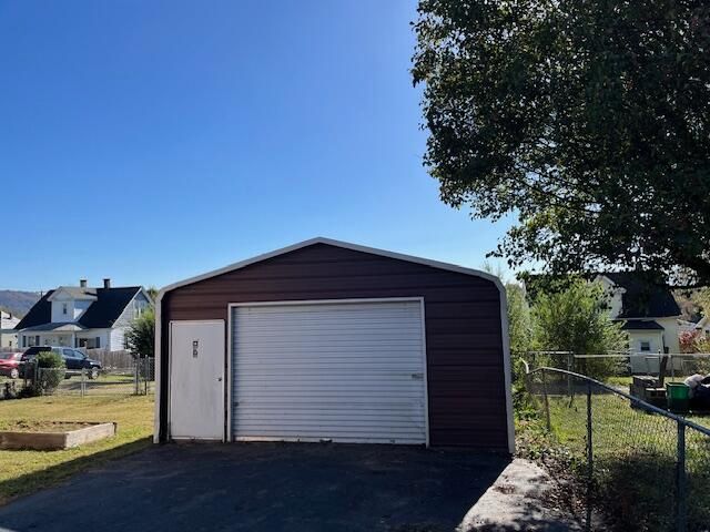 1910 Mercer AVE, Roanoke, VA 24017