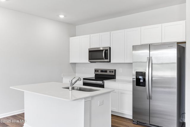 1152 Garland Lake Cir Sw, Supply, NC 28462