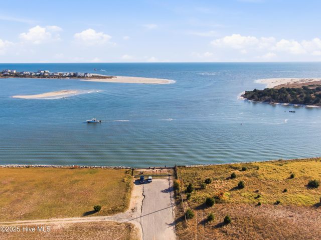 1152 Garland Lake Cir Sw, Supply, NC 28462