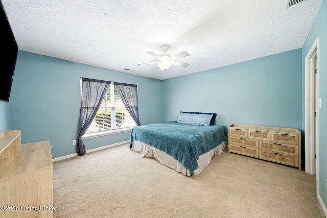 6100 Apple Creek Rd, Louisville, KY 40219