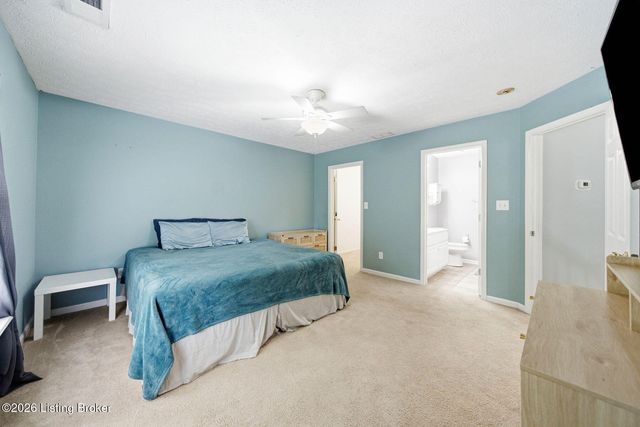 6100 Apple Creek Rd, Louisville, KY 40219
