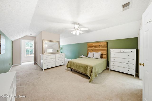 6100 Apple Creek Rd, Louisville, KY 40219