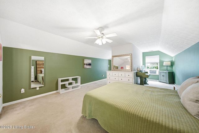 6100 Apple Creek Rd, Louisville, KY 40219