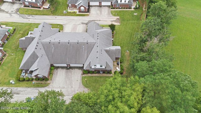 6100 Apple Creek Rd, Louisville, KY 40219