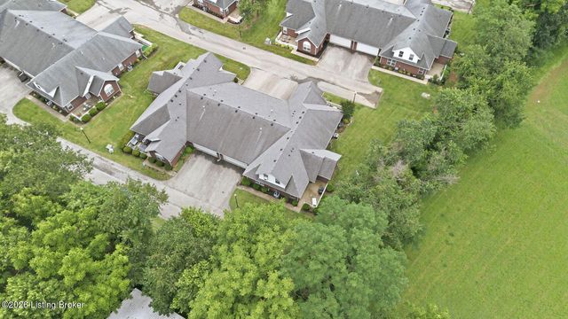 6100 Apple Creek Rd, Louisville, KY 40219