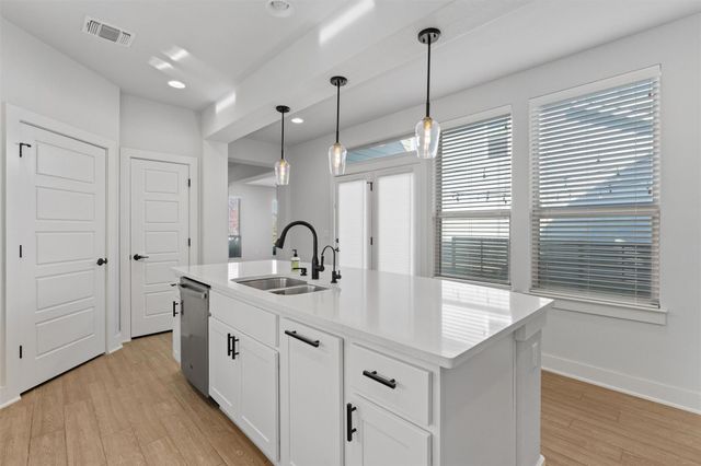 8707 Alderman DR, Austin, TX 78747