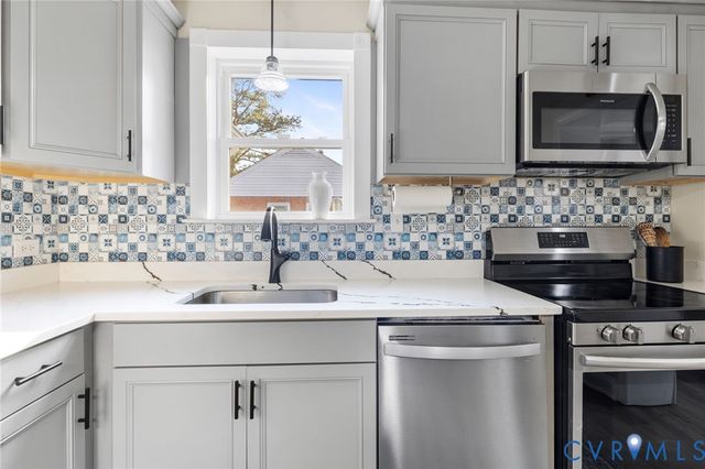 1308 Blue Jay Ln, Henrico, VA 23229