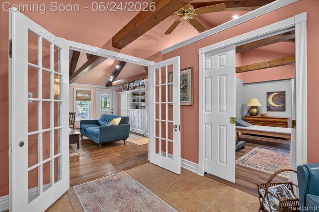 75 W Burdick Street, Oxford Village, MI 48371